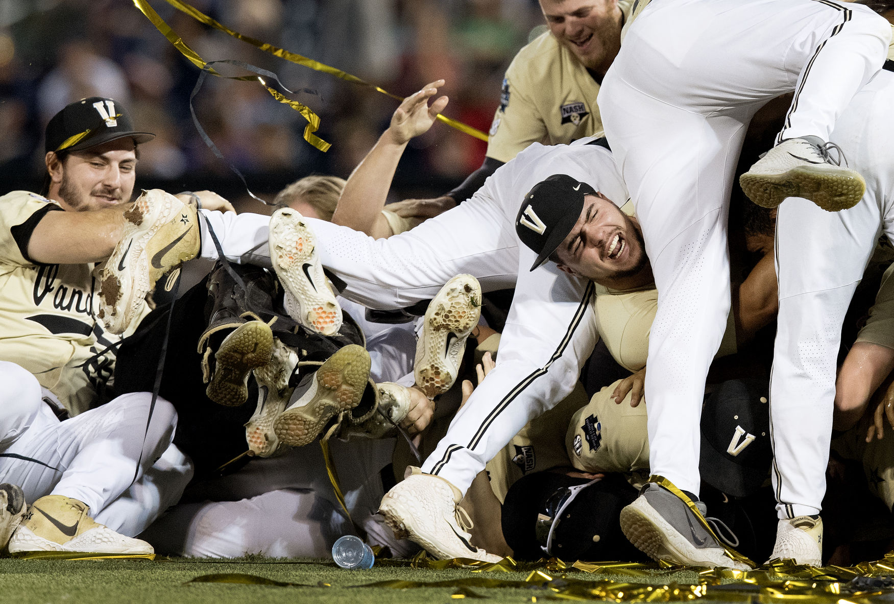 College World Series Championship, 6.26